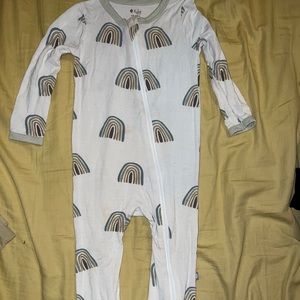 Kyte baby Aloe rainbow romper
